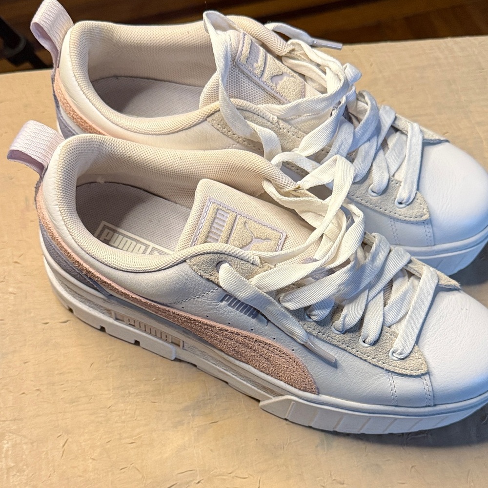 Puma Women's White and Light Pink Sneakers